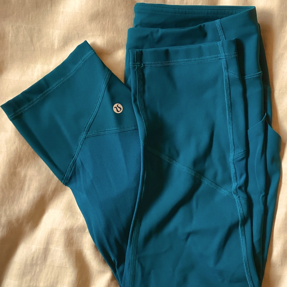 Green Lululemon leggings, size 10